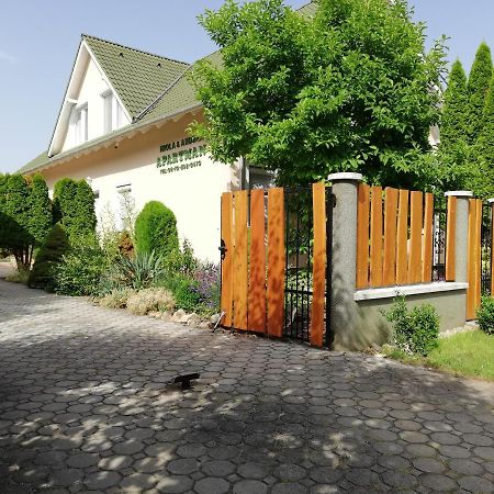 Imola Es Andrea Apartmanhaz Hajdúszoboszló Екстериор снимка