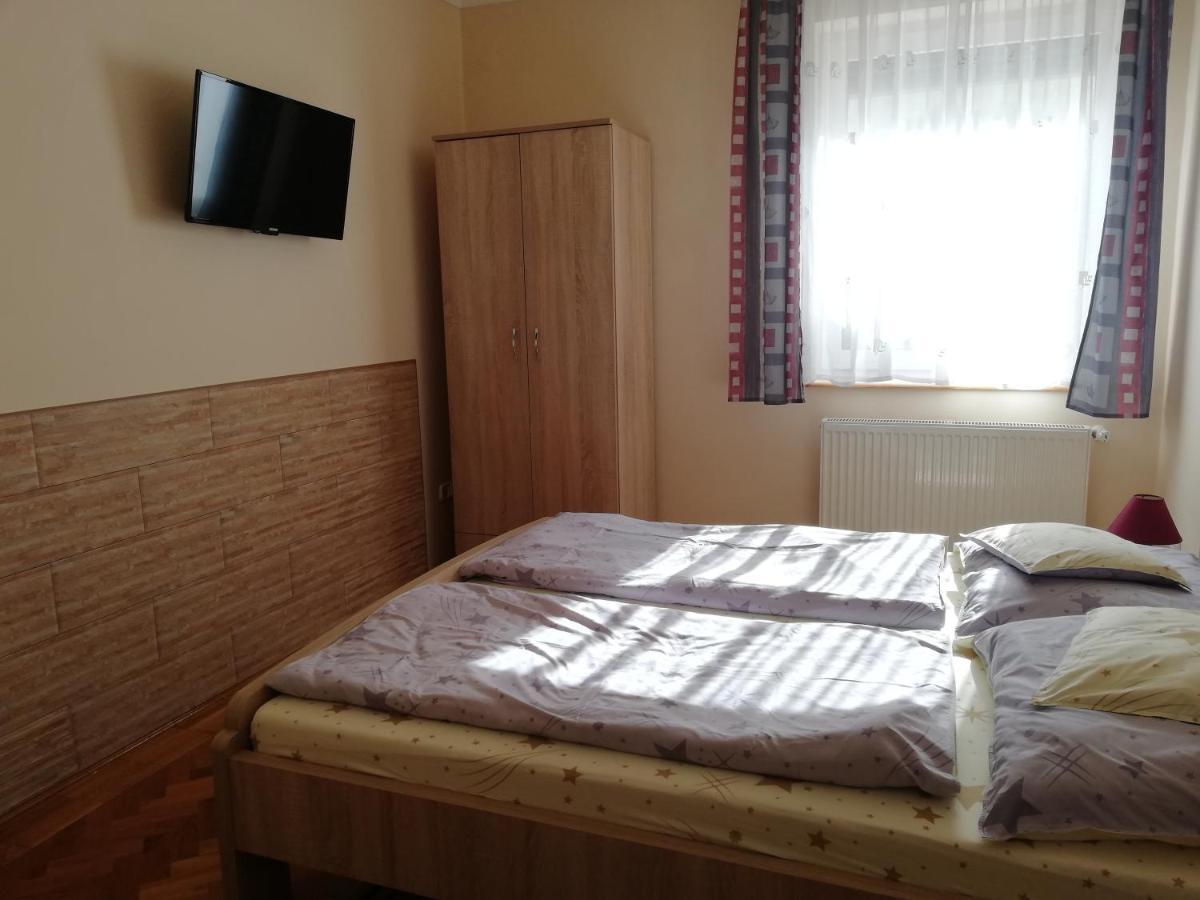 Imola Es Andrea Apartmanhaz Hajdúszoboszló Екстериор снимка
