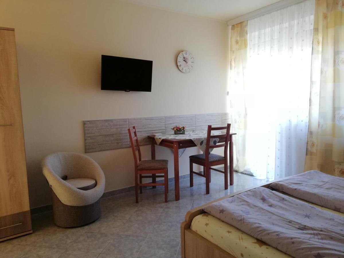 Imola Es Andrea Apartmanhaz Hajdúszoboszló Екстериор снимка