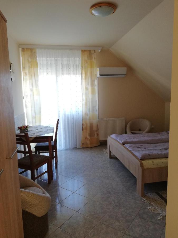 Imola Es Andrea Apartmanhaz Hajdúszoboszló Екстериор снимка