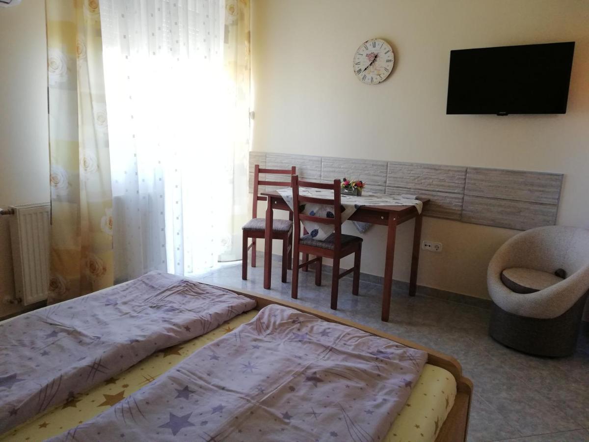 Imola Es Andrea Apartmanhaz Hajdúszoboszló Екстериор снимка