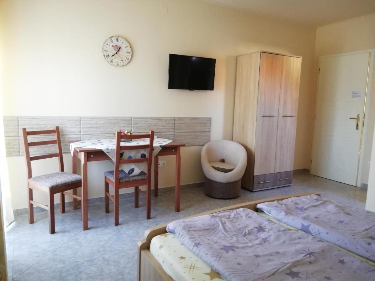 Imola Es Andrea Apartmanhaz Hajdúszoboszló Екстериор снимка