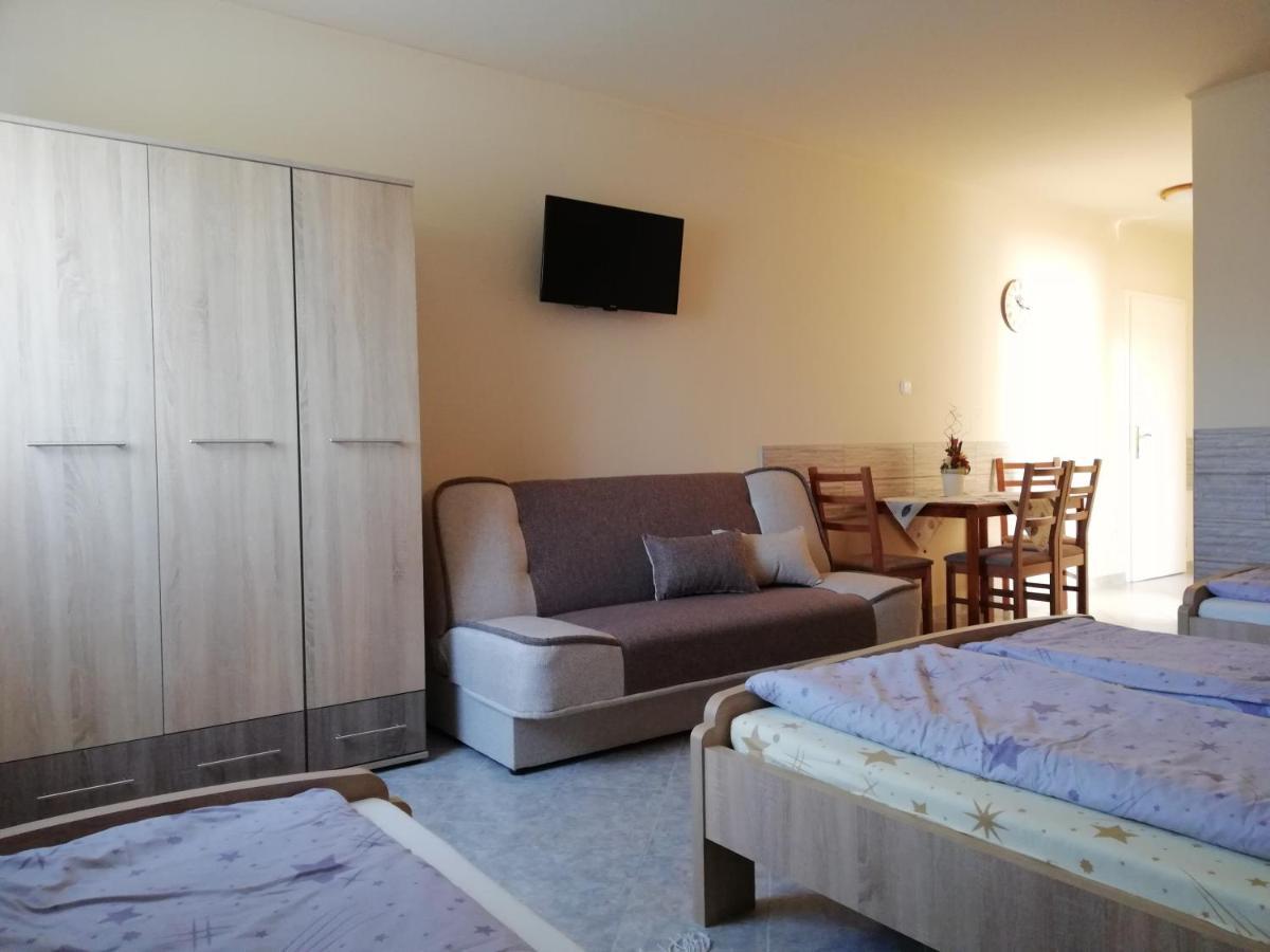 Imola Es Andrea Apartmanhaz Hajdúszoboszló Екстериор снимка