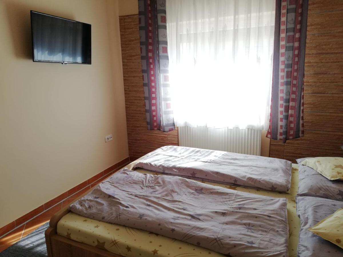 Imola Es Andrea Apartmanhaz Hajdúszoboszló Екстериор снимка