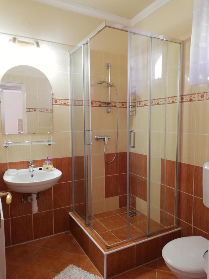 Imola Es Andrea Apartmanhaz Hajdúszoboszló Екстериор снимка