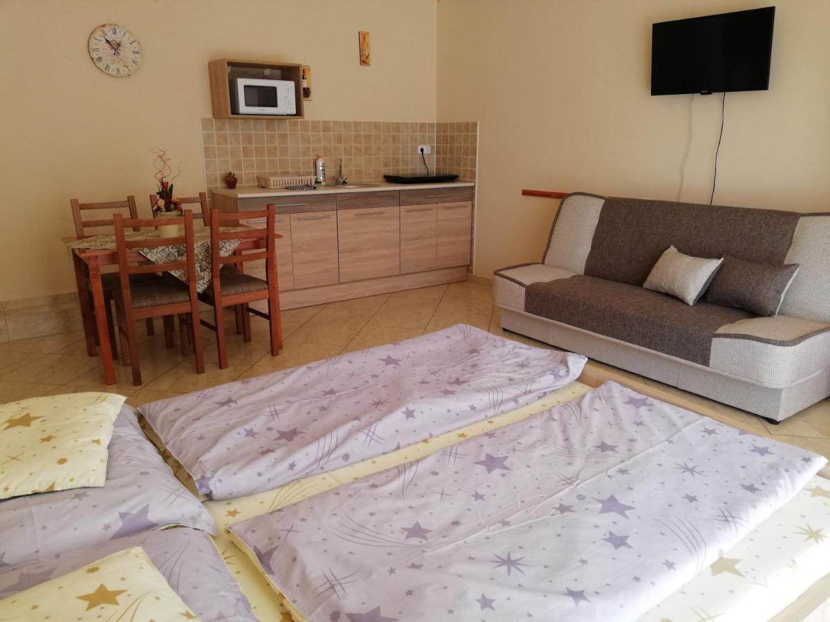 Imola Es Andrea Apartmanhaz Hajdúszoboszló Екстериор снимка