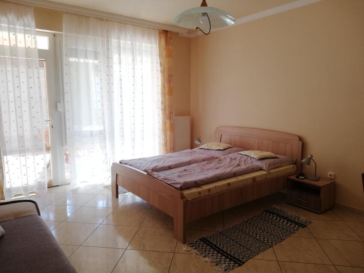 Imola Es Andrea Apartmanhaz Hajdúszoboszló Екстериор снимка