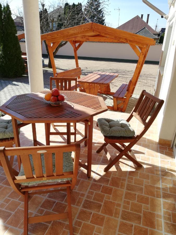 Imola Es Andrea Apartmanhaz Hajdúszoboszló Екстериор снимка